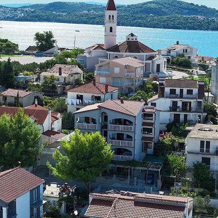 Apartmani Stanic Seget Vranjica Exterior foto