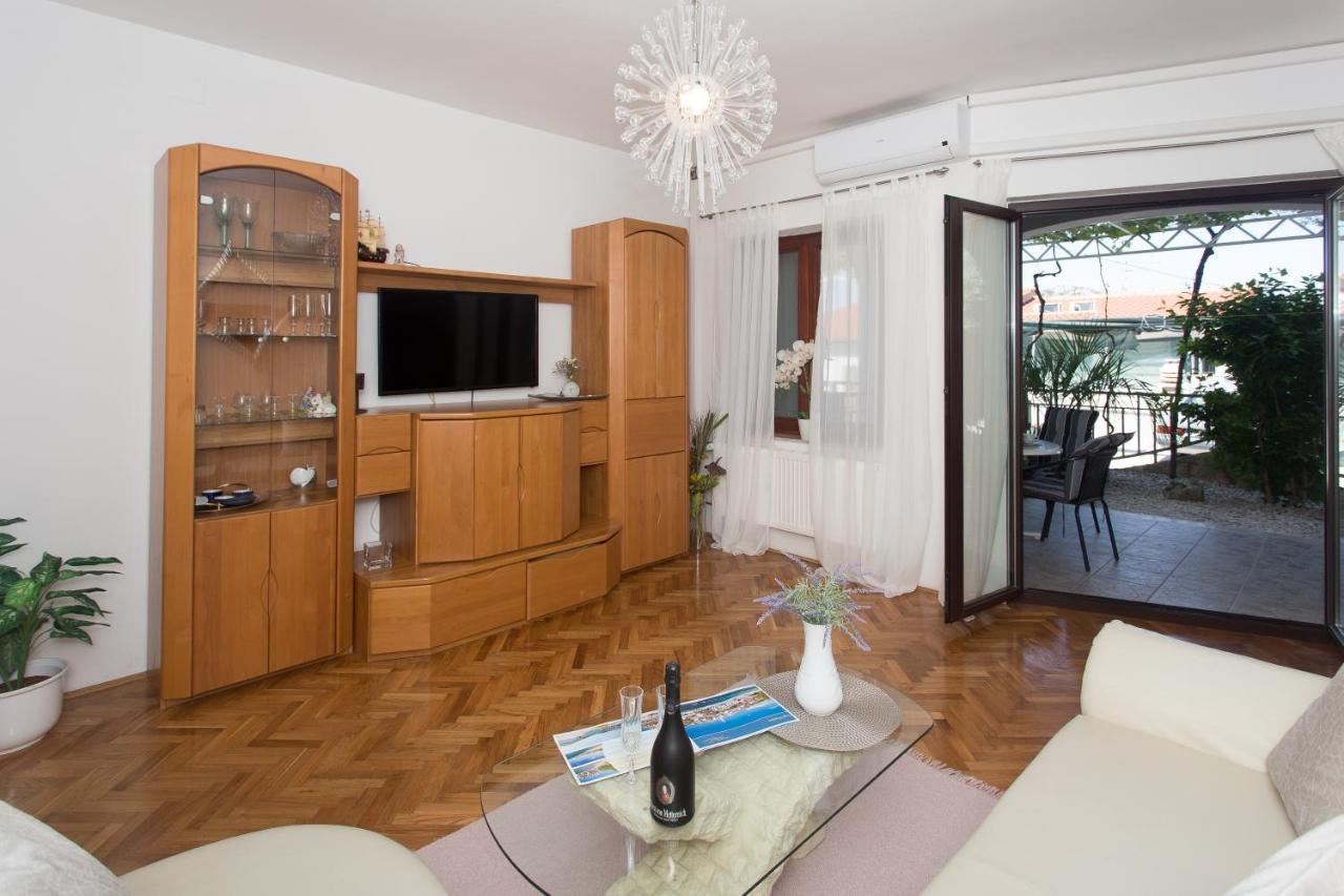 Apartmani Stanic Seget Vranjica Zimmer foto
