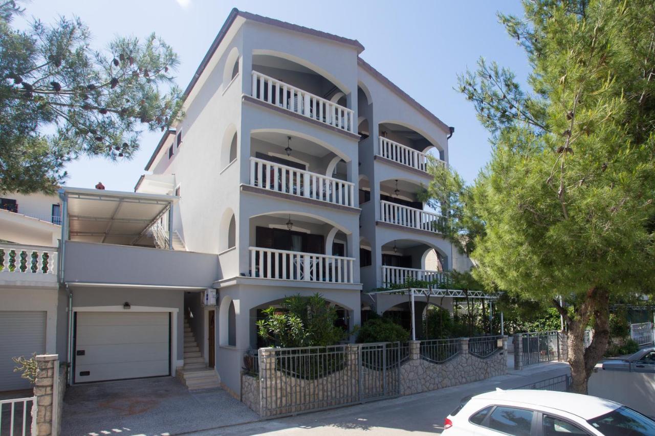 Apartmani Stanic Seget Vranjica Exterior foto