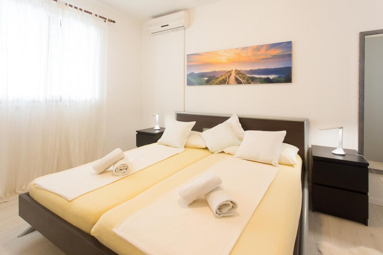 Apartmani Stanic Seget Vranjica Exterior foto