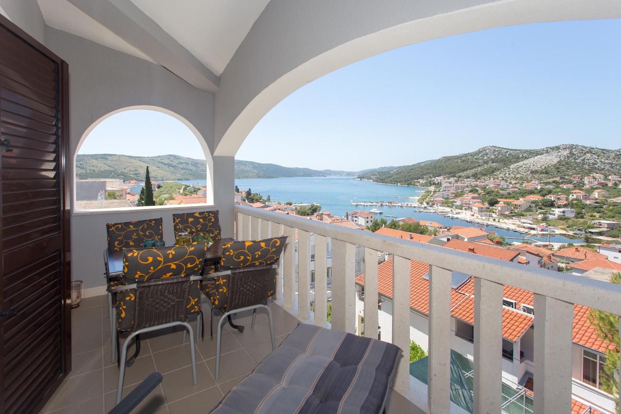 Apartmani Stanic Seget Vranjica Exterior foto