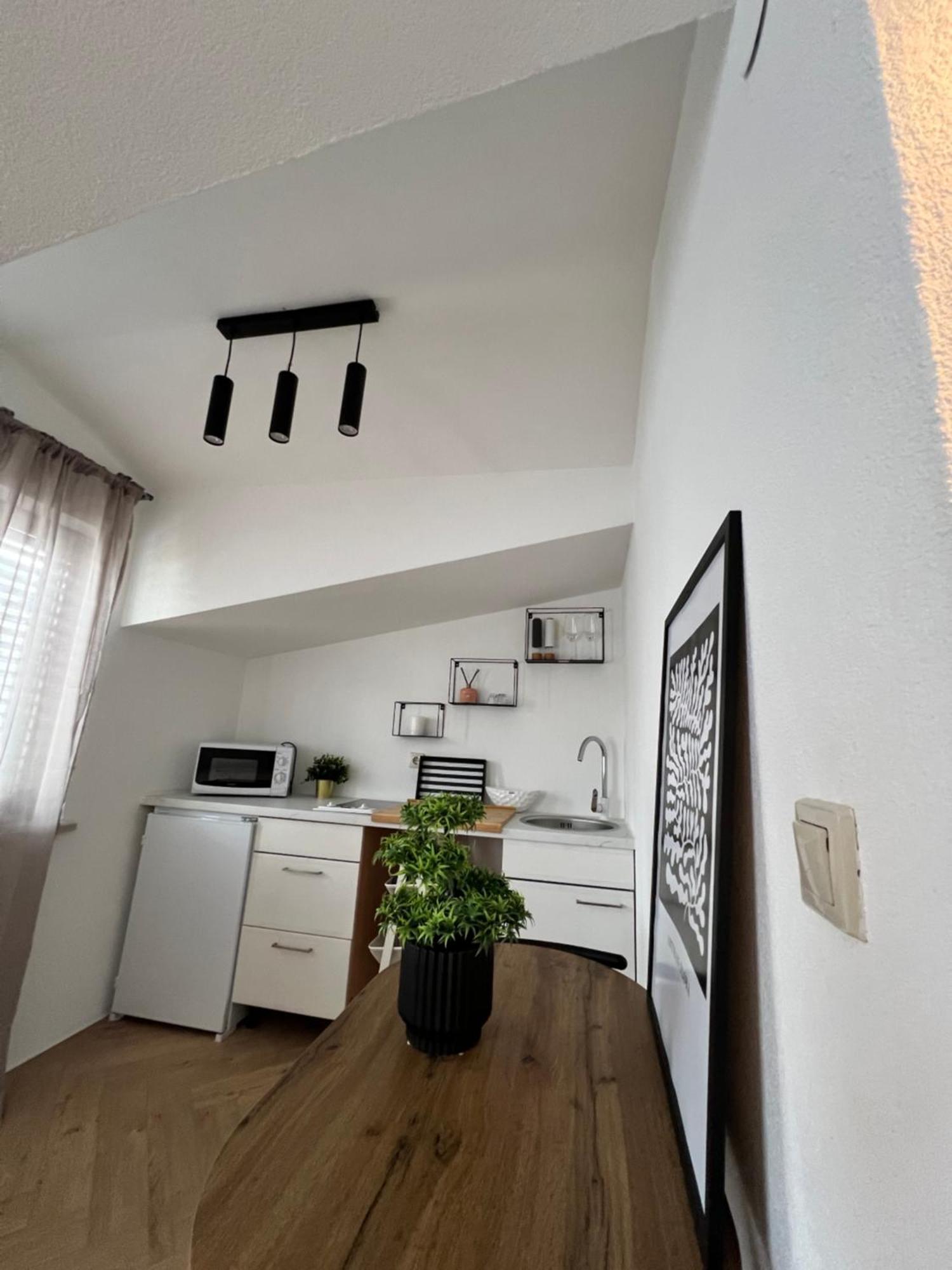 Apartmani Stanic Seget Vranjica Exterior foto