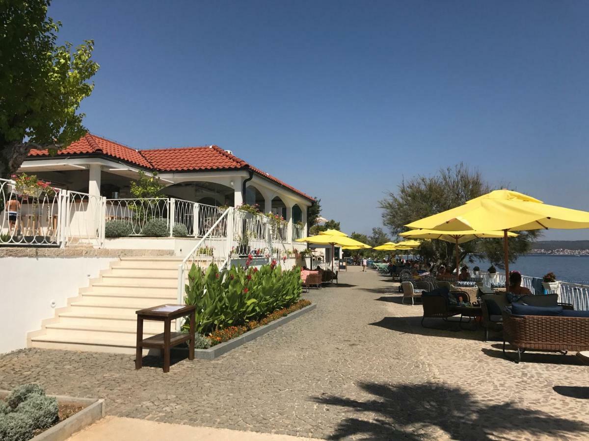 Apartmani Stanic Seget Vranjica Exterior foto